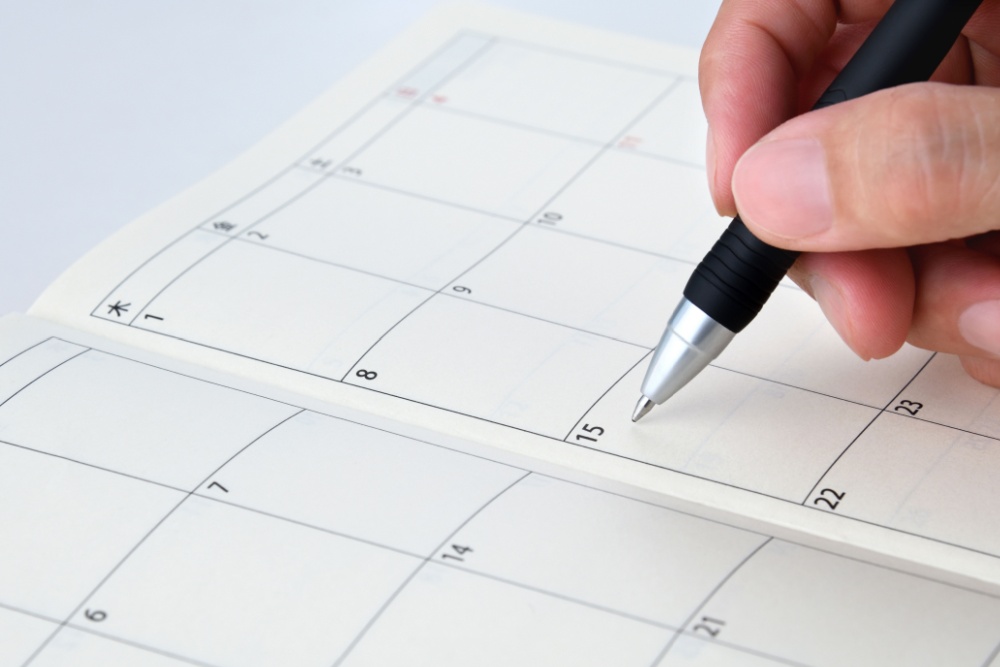 【保存版】数秘術で会議がうまくいく日を選ぶ方法|数字でわかる最適な日程とトラブルを避けるコツ